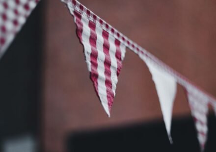 Flag and Pennant Patterns: Trading the Continuation