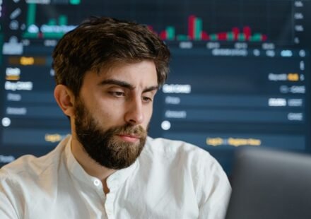 Why Small Habits Beat Big Willpower in Trading
