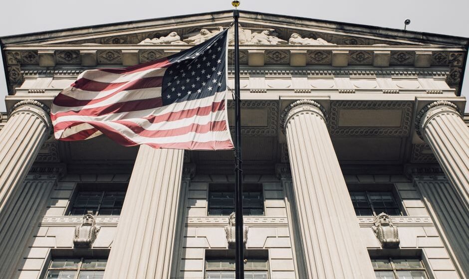 How US Federal Reserve Rate Decisions Affect Indian Stock Markets
